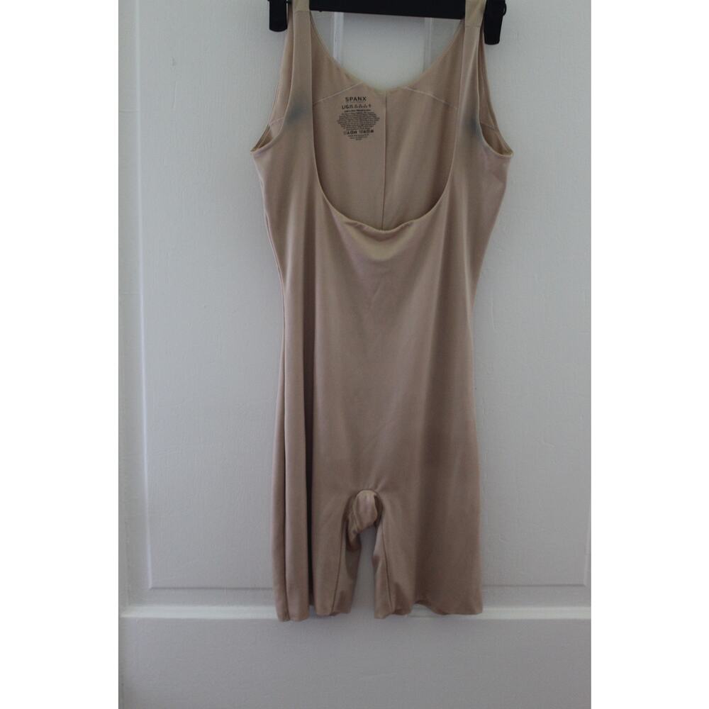 Spanx by Sara Blakely Mid-Thigh Beige Size Large Bodysuit Open Bust